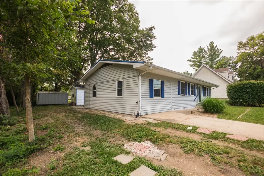 207 N Washington Street, Bethany, IL 61914 - #3