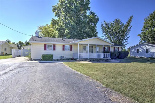 1235 W Main Street, Mt Zion, IL 62549