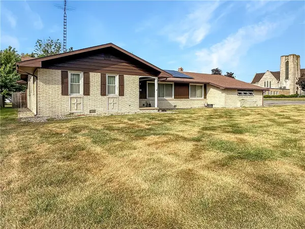 300 Charleston Avenue, Mattoon, IL 61938