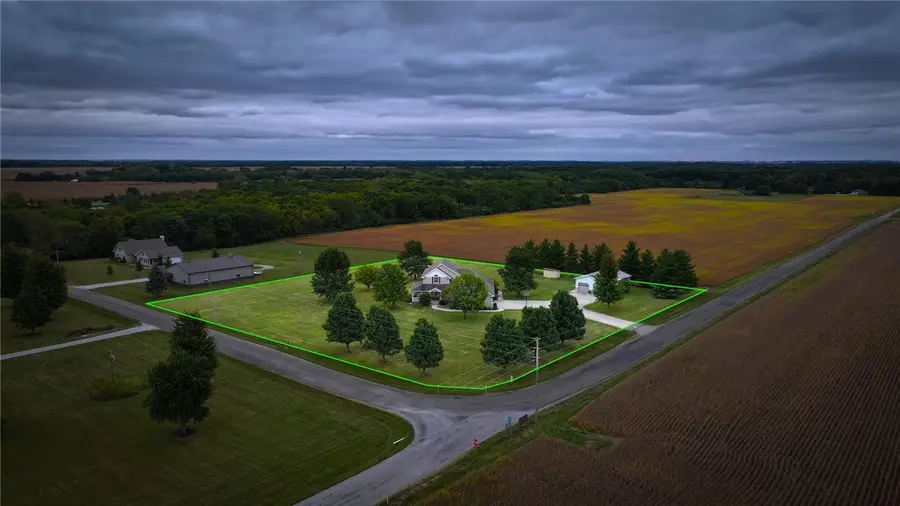 1121 Cr 1000e Road, Sullivan, IL 61951 - #2
