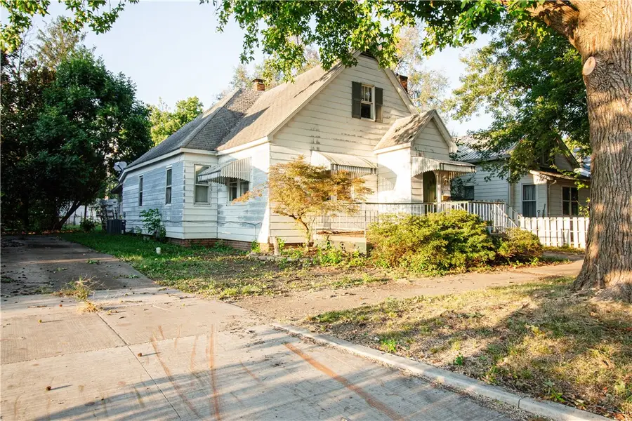 2616 Prairie Avenue, Mattoon, IL 61938 - #2
