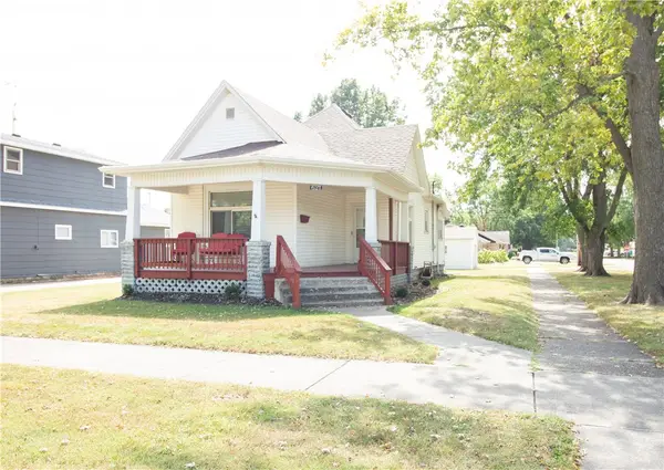 621 Wabash Avenue, Mattoon, IL 61938