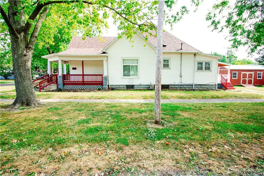 621 Wabash Avenue, Mattoon, IL 61938 - #2