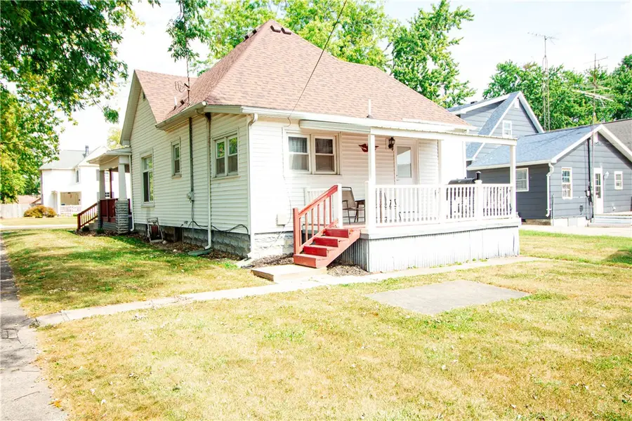 621 Wabash Avenue, Mattoon, IL 61938 - #3