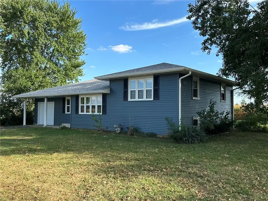707 E Tyler Avenue, Casey, IL 62420 - #2