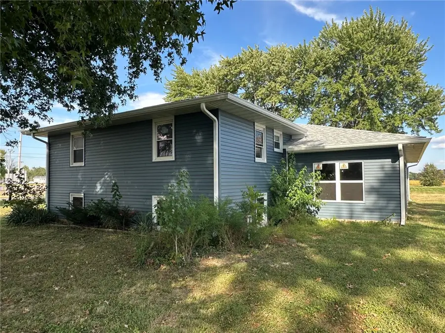 707 E Tyler Avenue, Casey, IL 62420 - #3