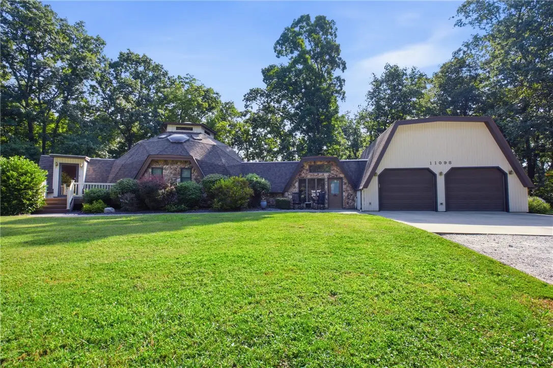 11098 N 965th Street, Effingham, IL 62401 - #1