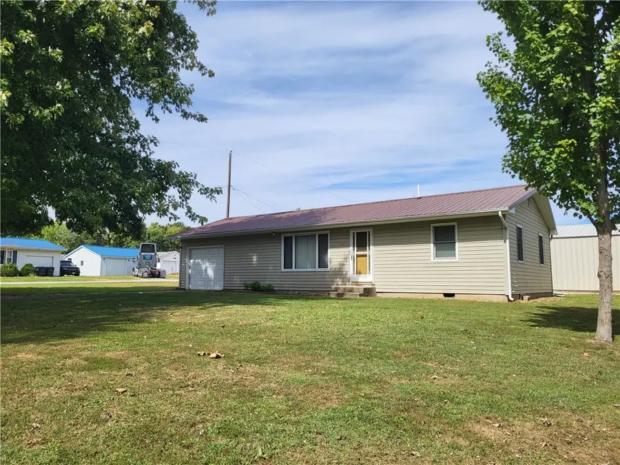 944 Commercial Street, Mason, IL 62443 - #2