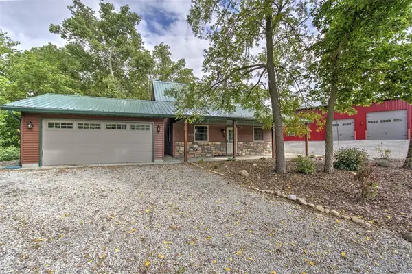 1717 Cr 400e, Bethany, IL 61914