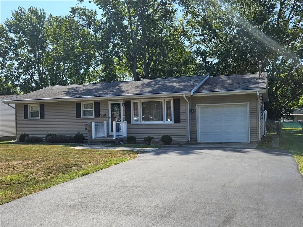 1219 W Edwards Street, Sullivan, IL 61951 - #1