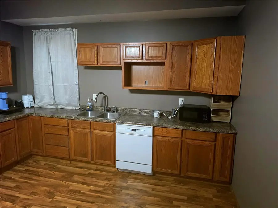 118 S Pine Street, Nokomis, IL 62075 - #3