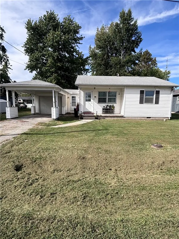 704 E Pleasant Street, Greenup, IL 62428