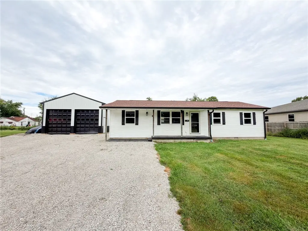 430 S 10th Street, Marshall, IL 62441 - #1