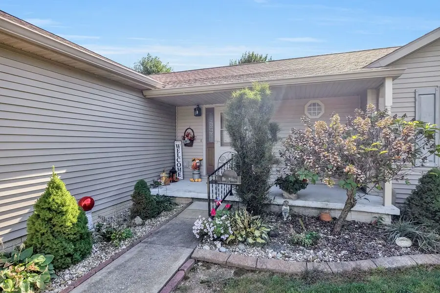 19 Mockernut Street, Bethany, IL 61914 - #3
