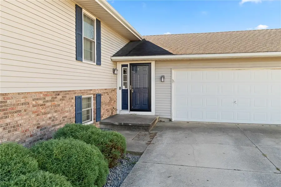 803 W Rickelman Avenue, Effingham, IL 62401 - #3