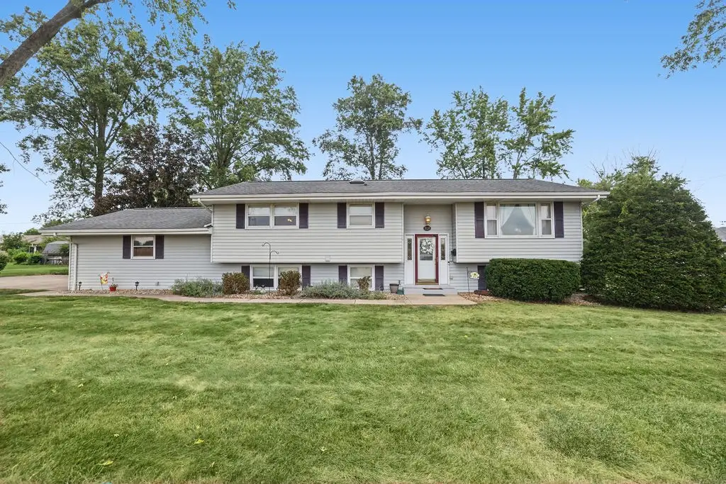 106 E Hillshire Road, Decatur, IL 62521 - #1