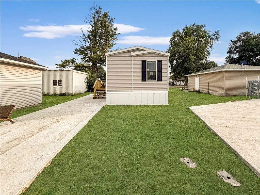812 N 8th Street #33, Mattoon, IL 61938 - #1
