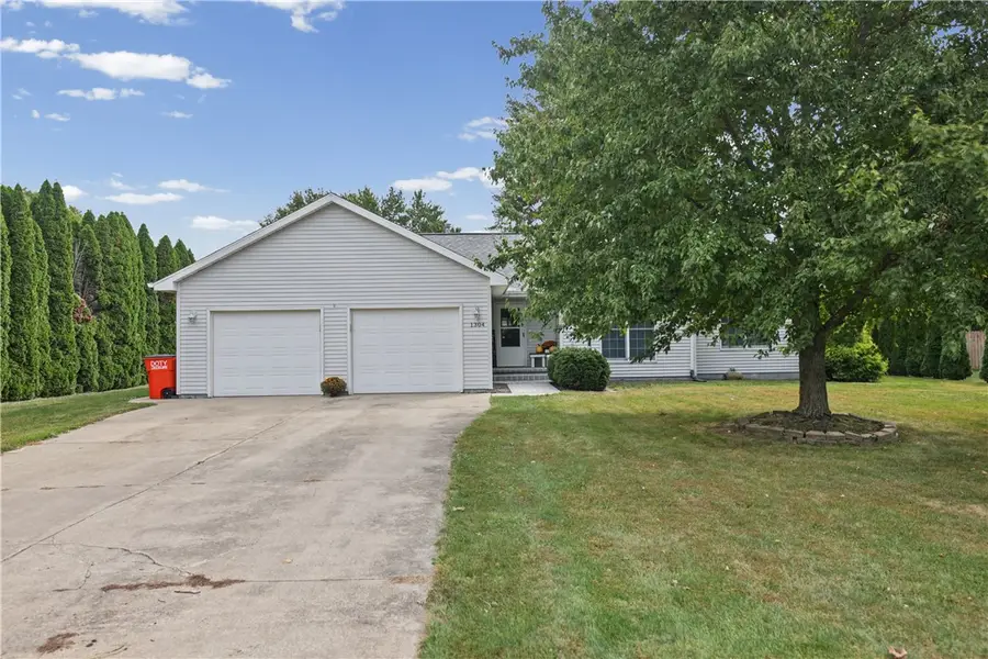 1304 S Patterson Road, Sullivan, IL 61951 - #2