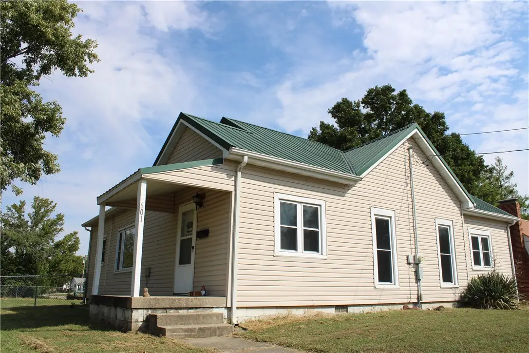 601 W North 3rd Street, Shelbyville, IL 62565 - #1