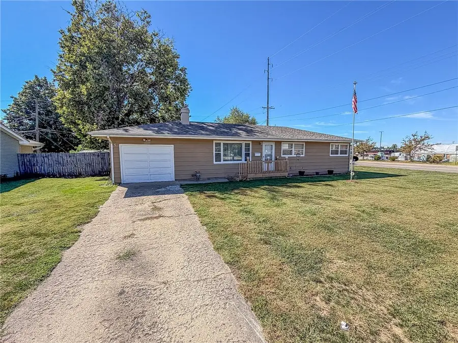 420 Pierce Avenue, Charleston, IL 61920 - #2