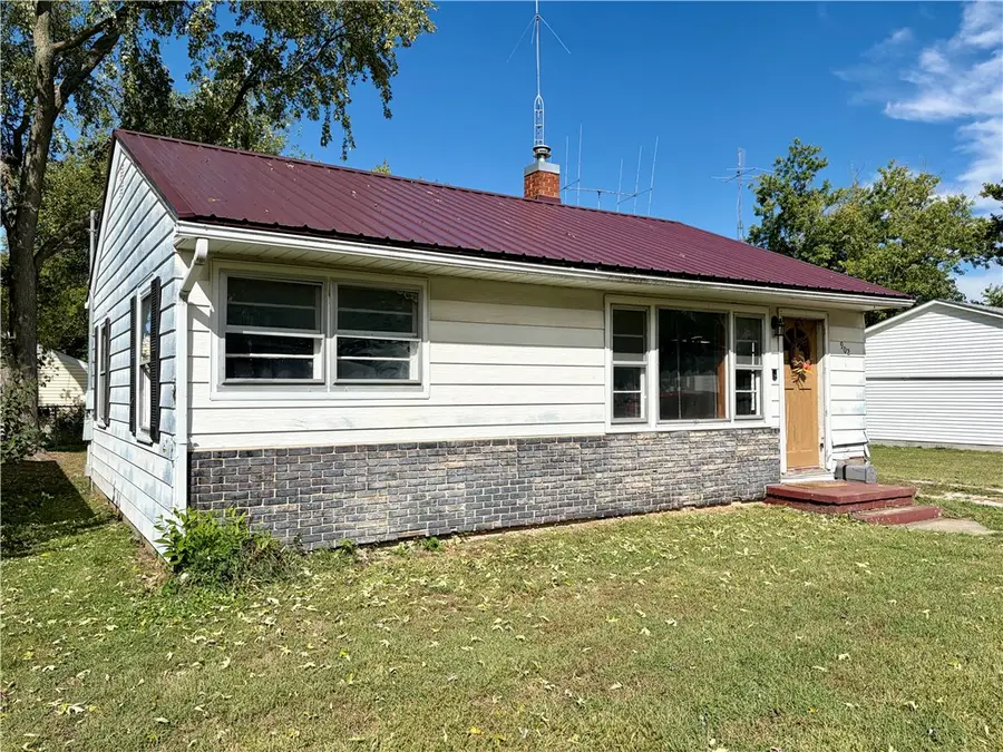902 E First Street, Pana, IL 62557 - #2