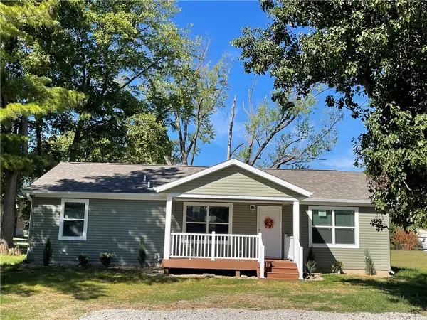 747 Maple Avenue, Neoga, IL 62447