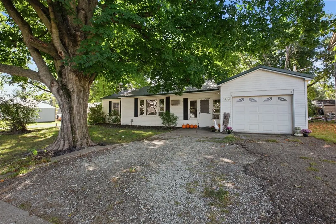 103 Monroe Avenue, Casey, IL 62420 - #1