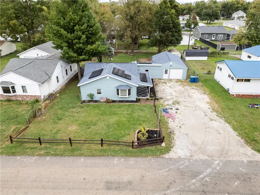 806 Lawndale Avenue, Tilton, IL 61833 - #3