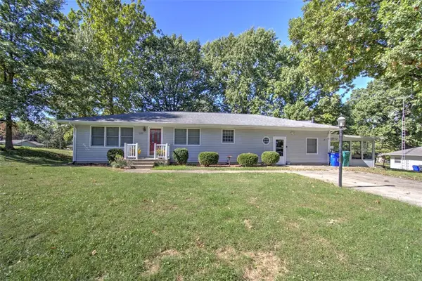 3425 N University Avenue, Decatur, IL 62526