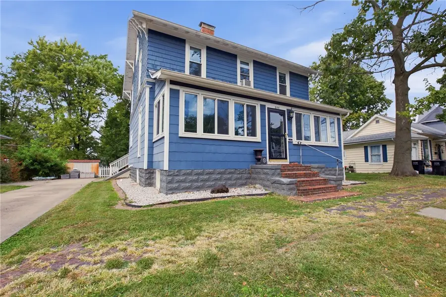 233 Jackson Avenue, Charleston, IL 61920 - #2