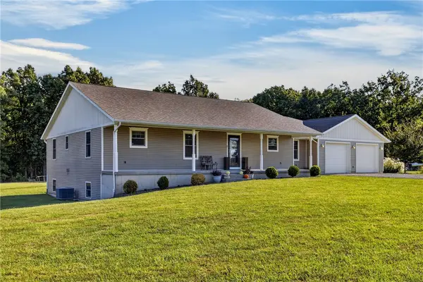 12750 N 100th Street, Altamont, IL 62411