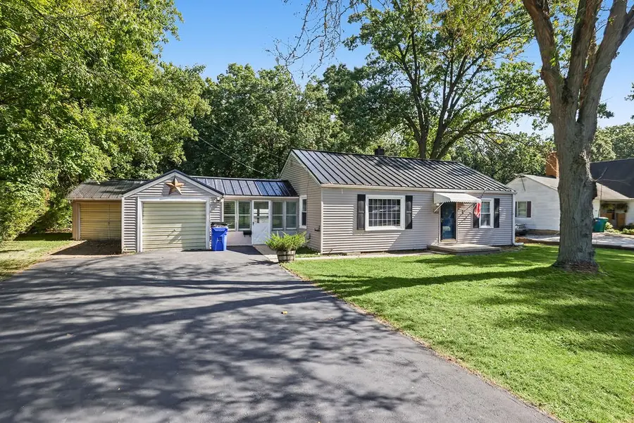 2832 N Fairview Avenue, Decatur, IL 62526 - #2