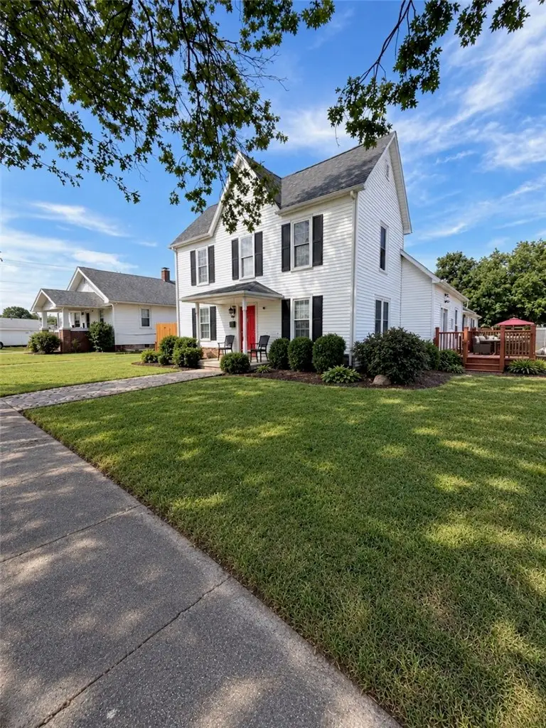 108 E Colorado Avenue, Casey, IL 62420 - #1