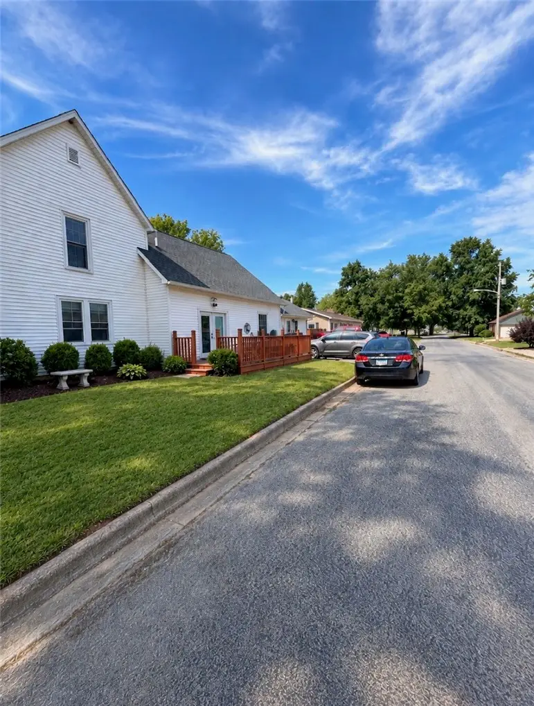 108 E Colorado Avenue, Casey, IL 62420 - #2