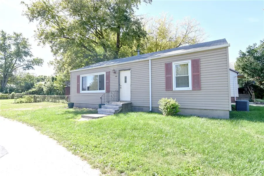 905 W Olive Street, Decatur, IL 62526 - #2