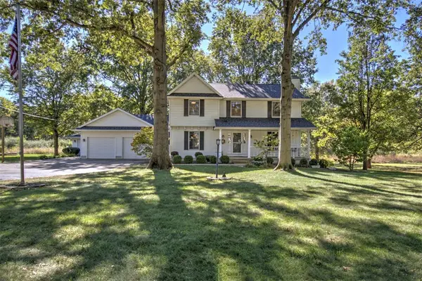 665 W Hickory Point Road, Forsyth, IL 62535
