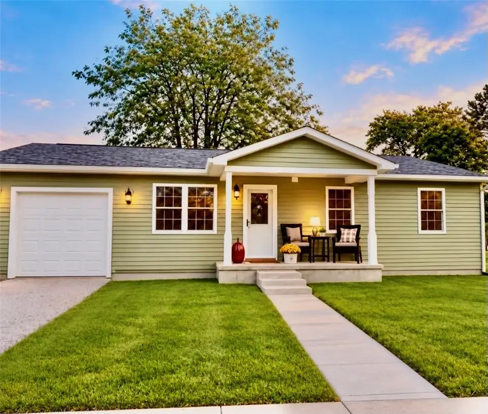 314 S 10th Street, Marshall, IL 62441 - #1