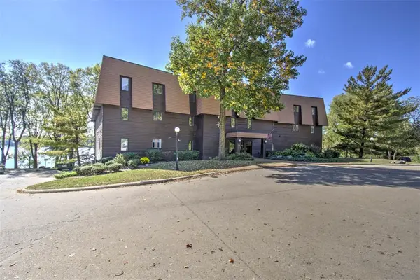 877 E Lake Shore Drive #2C, Decatur, IL 62521