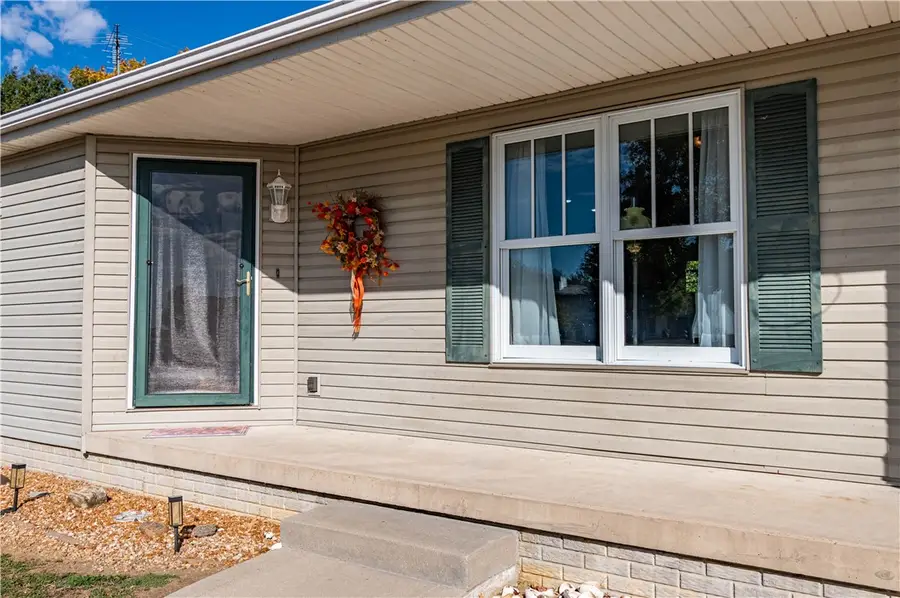 137 S Shores, Sullivan, IL 61951 - #2