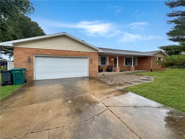 657 6th Street, Neoga, IL 62447