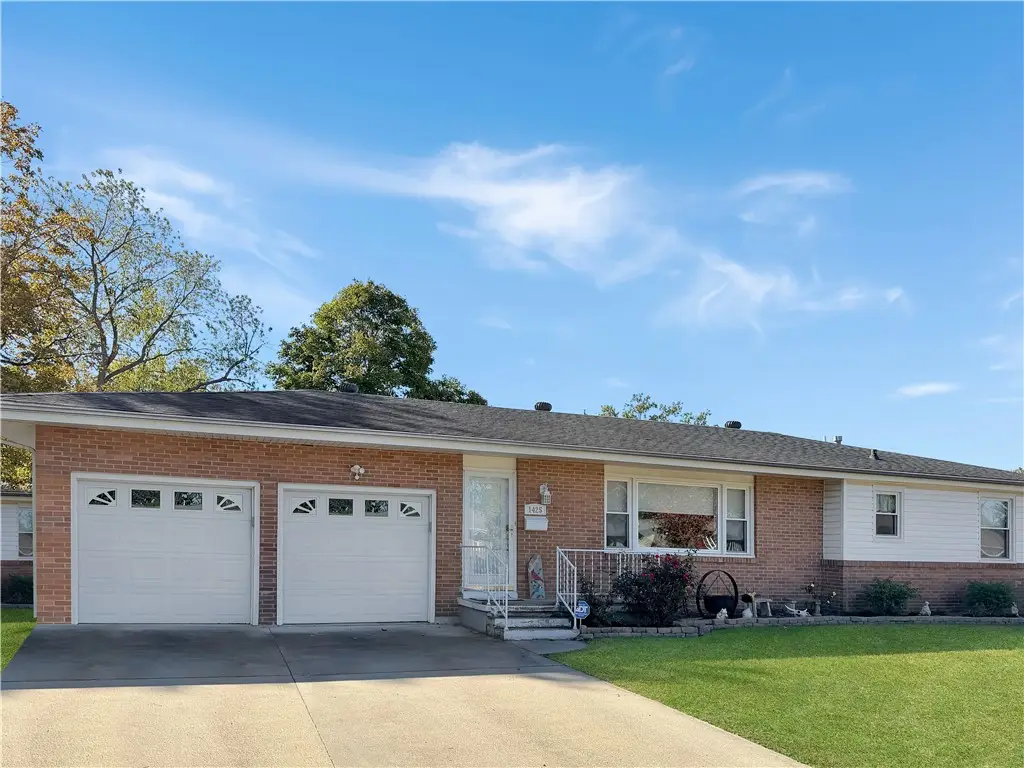 1425 Bell Avenue, Mattoon, IL 61938 - #1