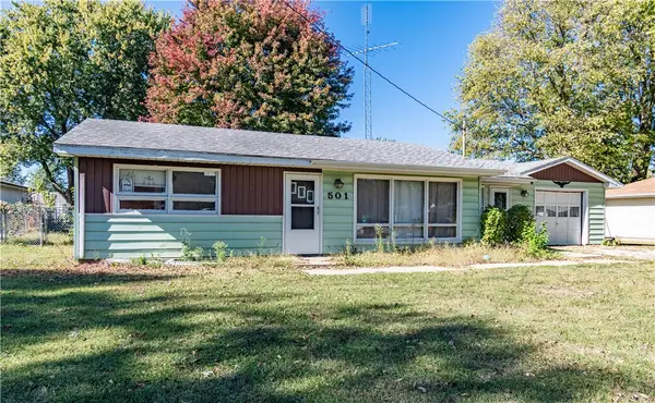 501 N Walnut Street, Windsor, IL 61957