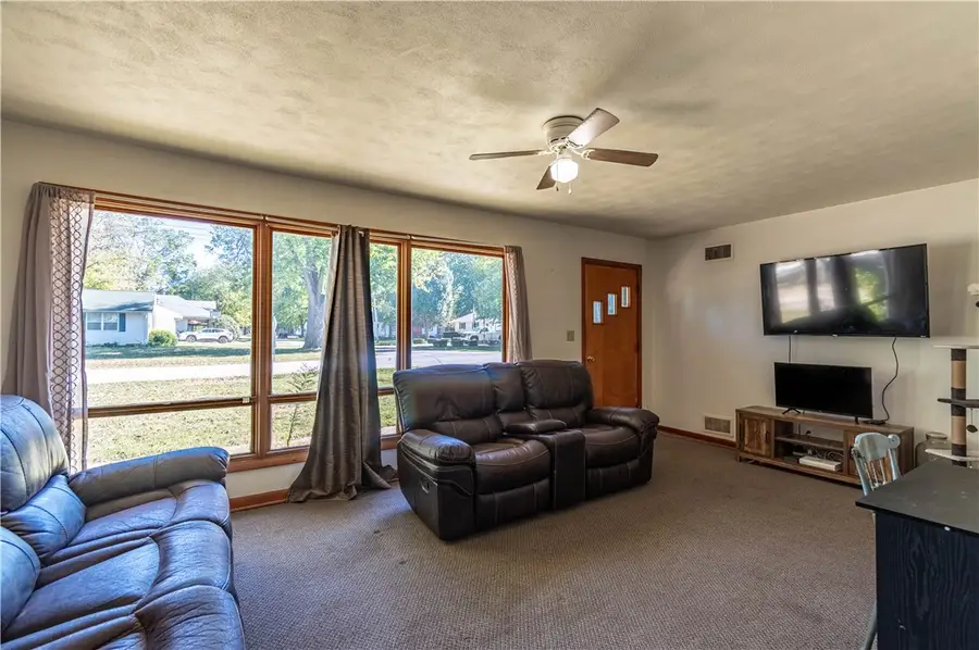 501 N Walnut Street, Windsor, IL 61957 - #3