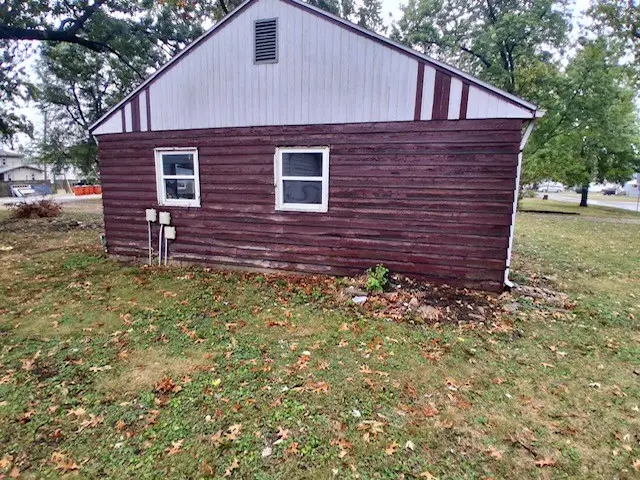 1718 10th Street, Charleston, IL 61920 - #2
