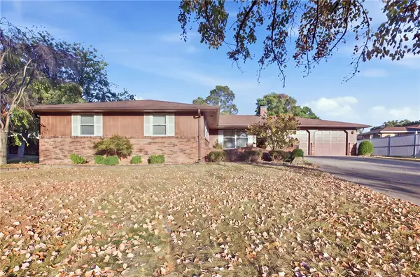 1004 Cardinal Drive, Effingham, IL 62401