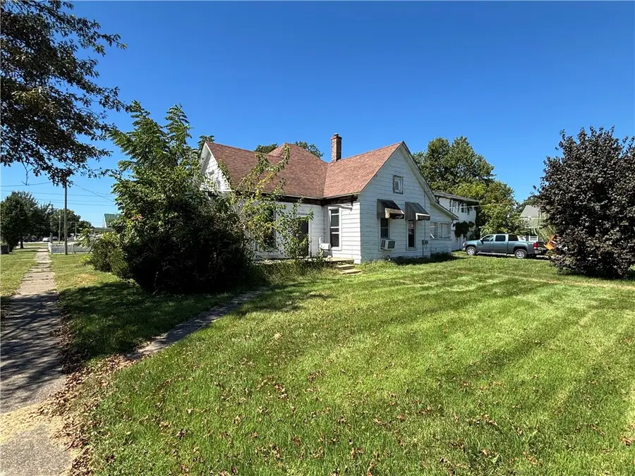 502 N 3rd Street, Marshall, IL 62441 - #2