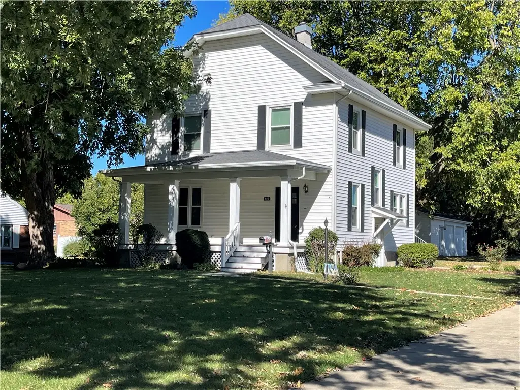 902 E Jackson Street, Sullivan, IL 61951 - #1