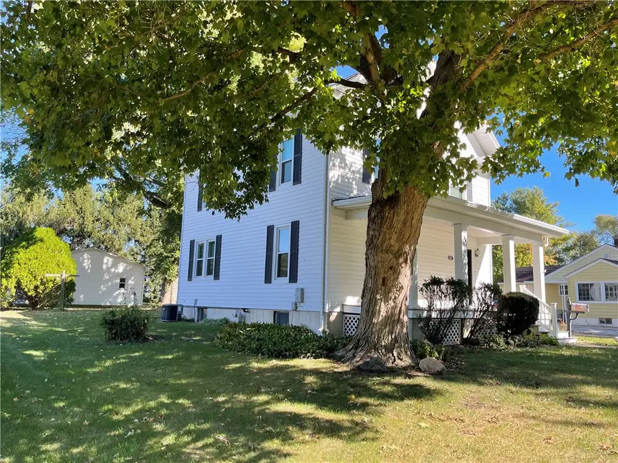 902 E Jackson Street, Sullivan, IL 61951 - #3