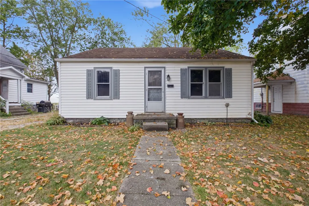 516 Water Street, Nokomis, IL 62075 - #1