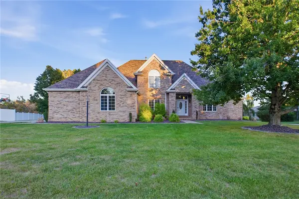 2 Tealwood Cove, Charleston, IL 61920